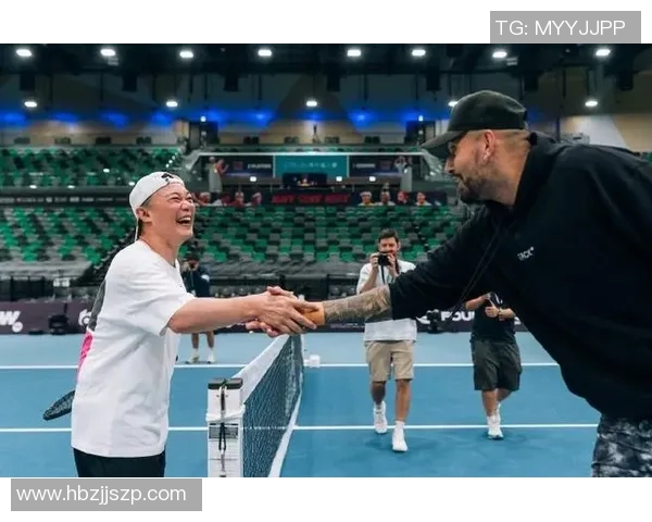 丹尼的足球传奇之路：从青涩少年到全球瞩目球星的成长历程