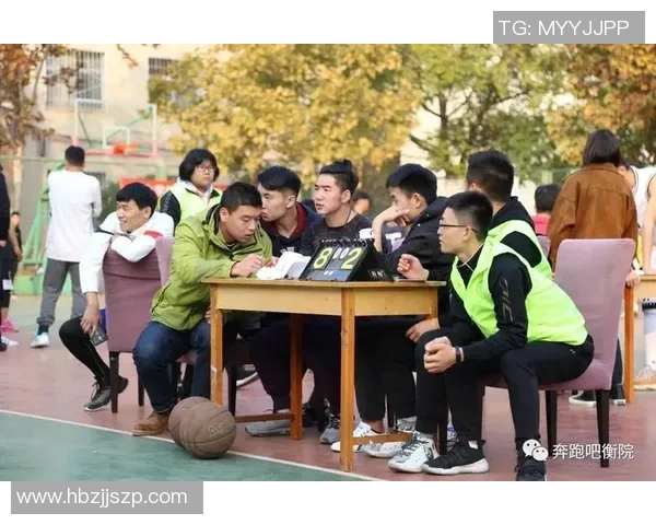 以足球巨星长挂画点亮热血青春激发运动梦想空间