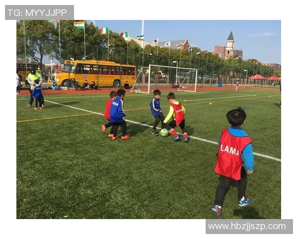 少年足球明星展现无畏勇气与友情温情时刻抱阿敏感人片段回顾