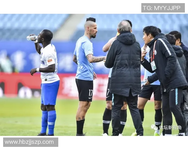 昔日长发飘逸巨星突然剪短发引球迷热议球场形象大变